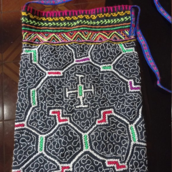 Shipibo bag embroidered by hand design Amazon jungle patterns main image 7